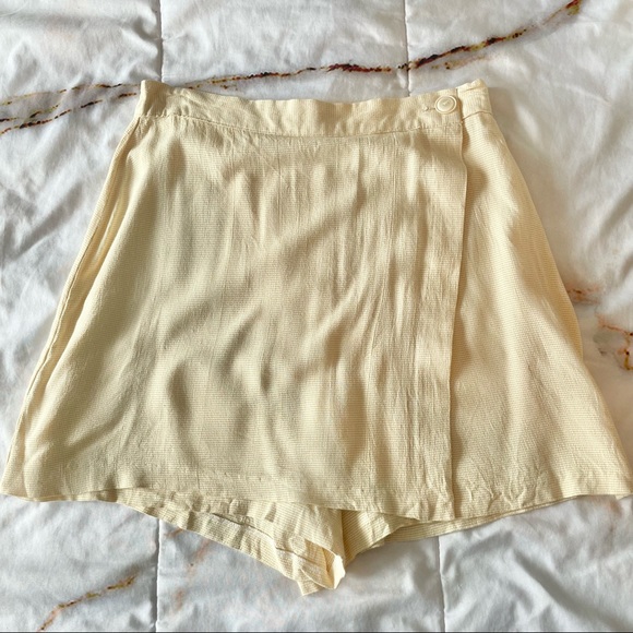 Dresses & Skirts - Adorable Vintage Yellow Gingham Skort